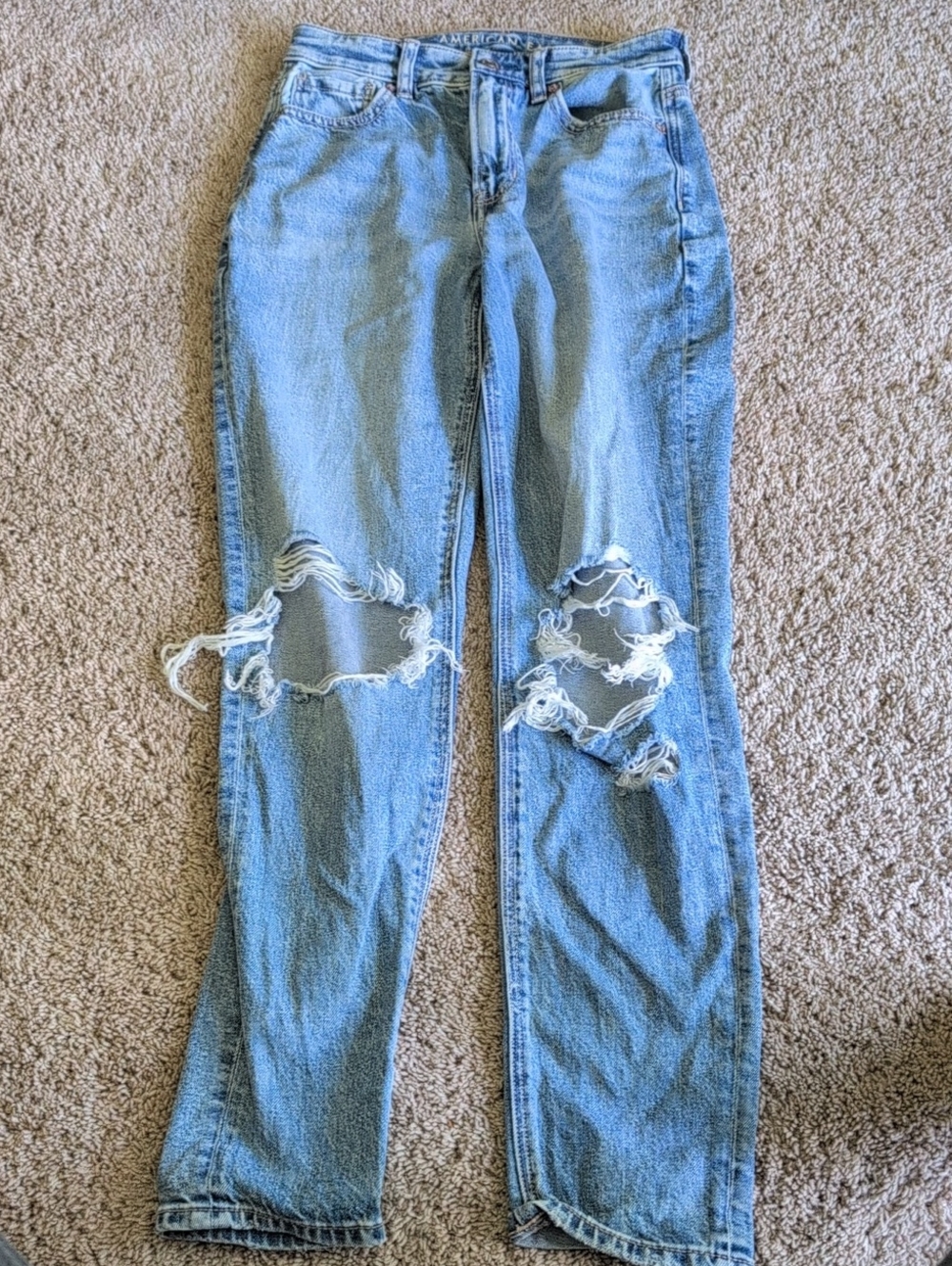 American Eagle Light Blue Distressed Straight-Leg Mom Jeans Size 0